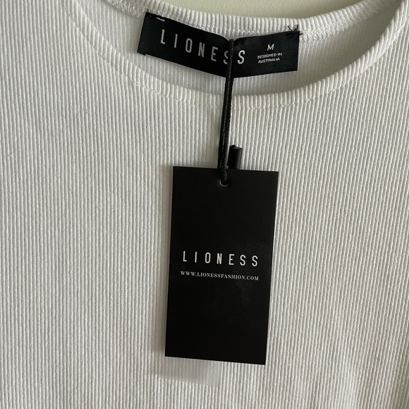 BNWT lioness ribbed midi dress with side slit - Picture 6 of 6